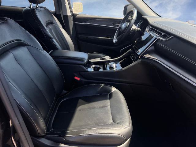 Used 2022 Jeep Grand Cherokee L Limited RWD image 13