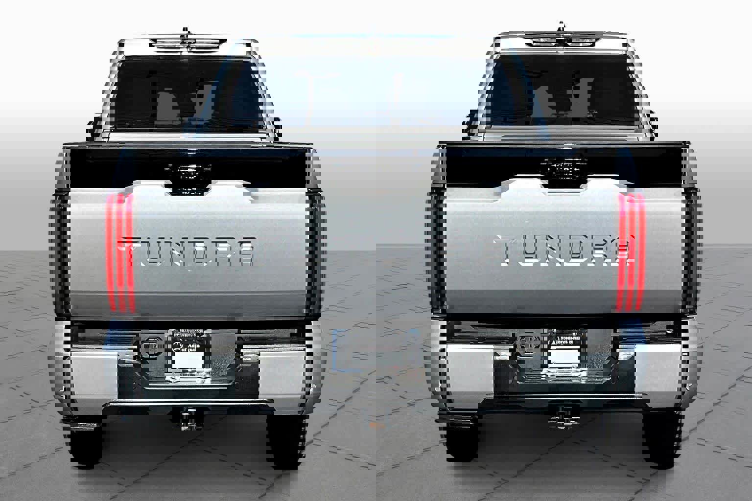 Used 2025 Toyota Tundra Platinum image 3