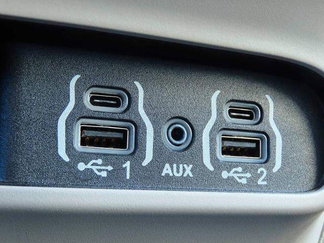 Used 2024 Chrysler Pacifica Select image 30