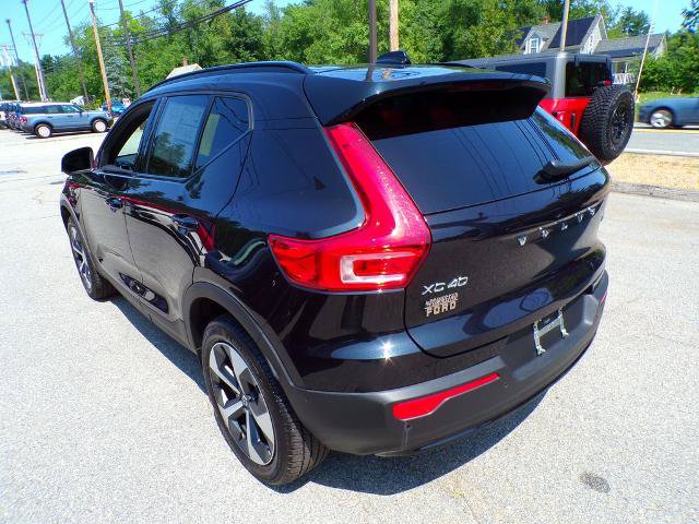 Used 2025 Volvo XC40 B5 Plus AWD/4WD image 6