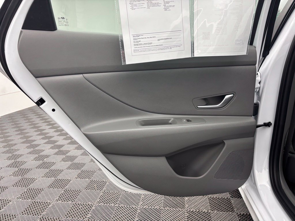Used 2024 Hyundai Elantra SEL FWD image 33