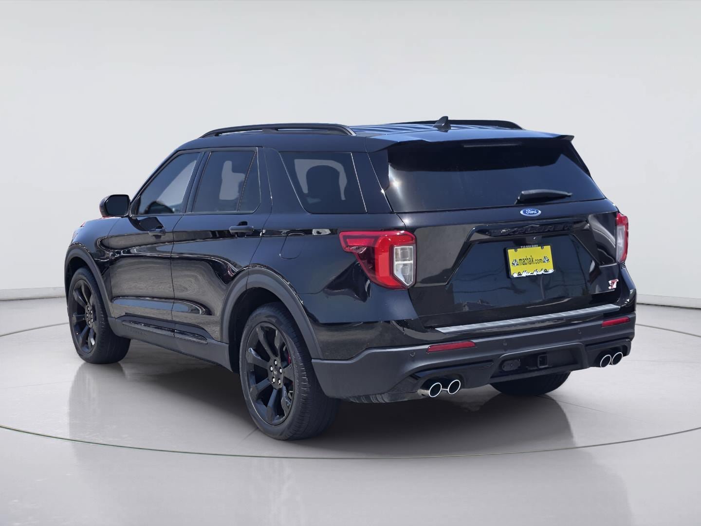 Certified 2023 Ford Explorer ST w/ ST Street Pack RWD image 4