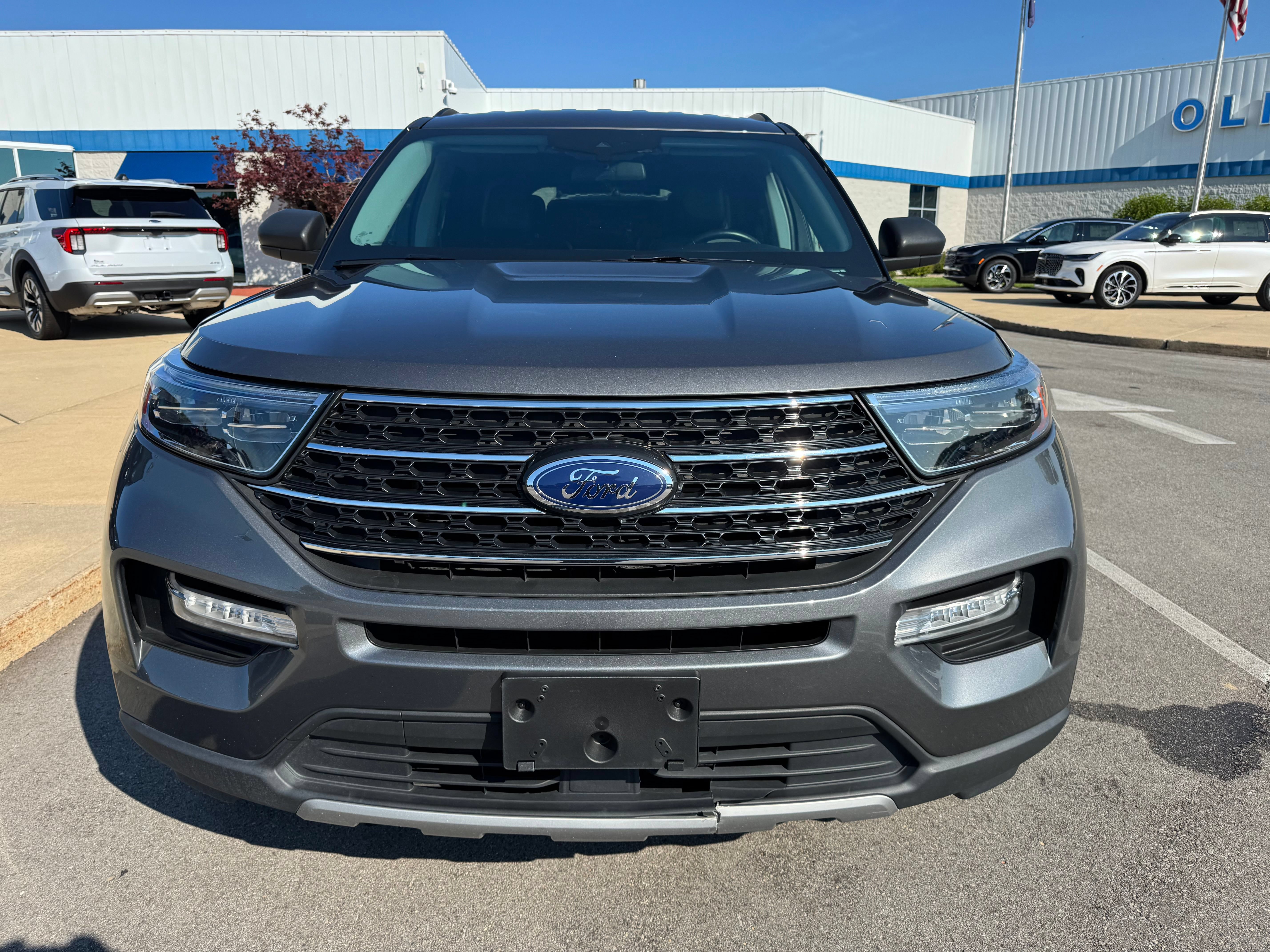 Certified 2023 Ford Explorer XLT w/ Equipment Group 202A AWD/4WD image 2