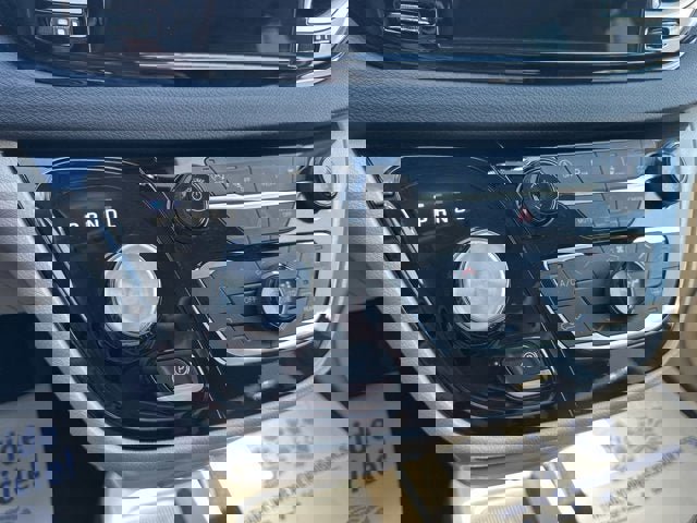 Used 2023 Chrysler Pacifica Touring-L image 17