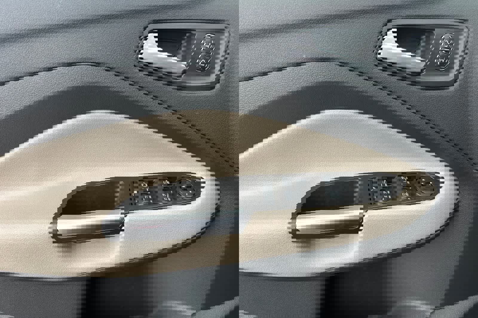 Certified 2019 Ford Escape SEL image 12