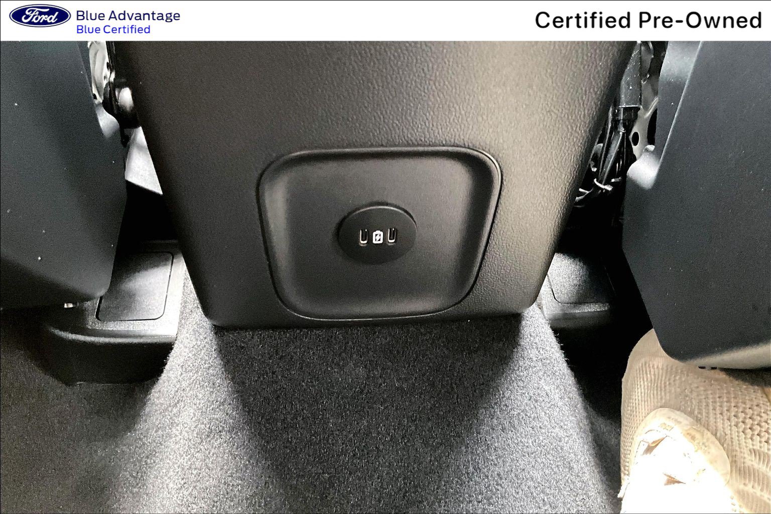 Certified 2026 Ford Escape SE w/ PHEV Premium Package FWD image 32