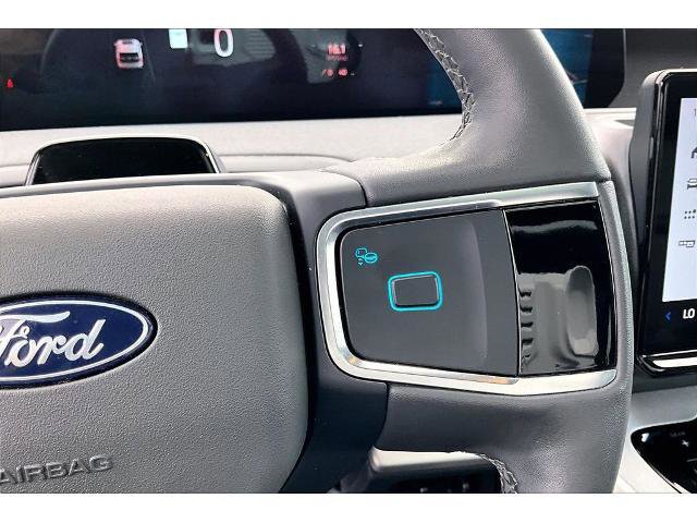Certified 2025 Ford Expedition Active image 12