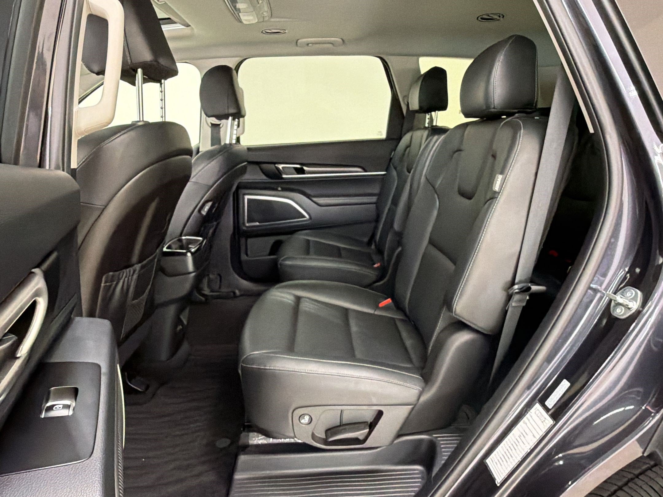 Used 2025 Kia Telluride S FWD image 23