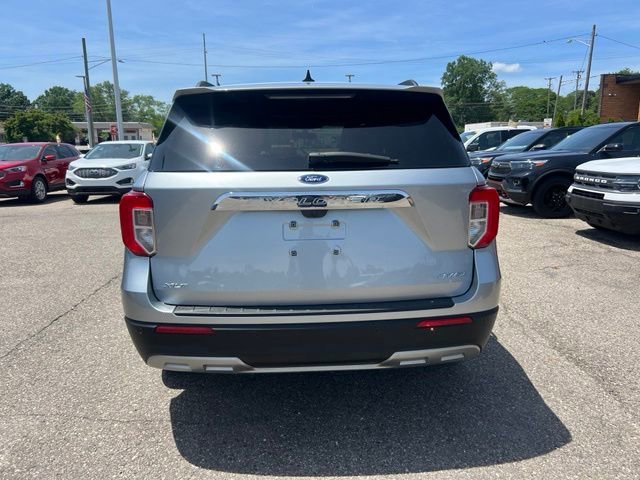 Certified 2024 Ford Explorer XLT w/ Equipment Group 202A AWD/4WD image 5