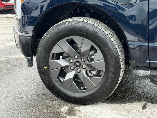 Certified 2025 Ford F150 Lightning Flash w/ Max Trailer Tow Package image 20