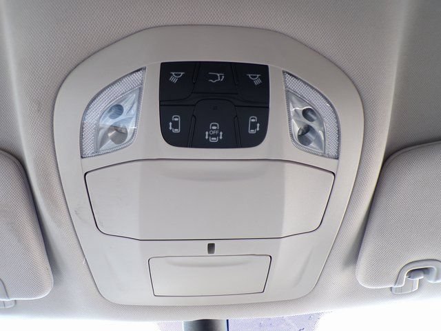 Used 2024 Chrysler Pacifica Touring-L FWD image 34