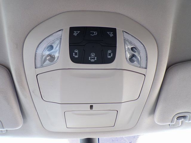 Used 2024 Chrysler Pacifica Touring-L FWD image 34