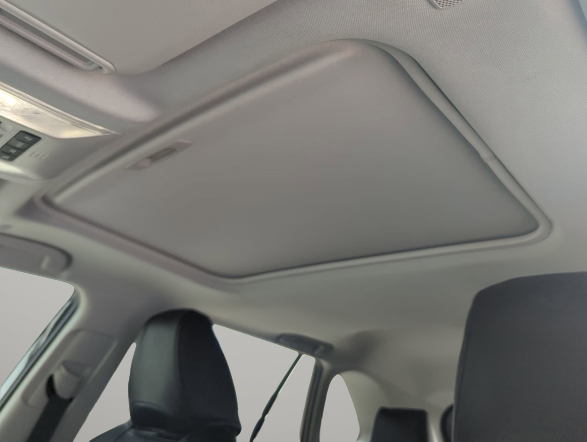 Used 2025 Toyota RAV4 XLE w/ Convenience Package image 57