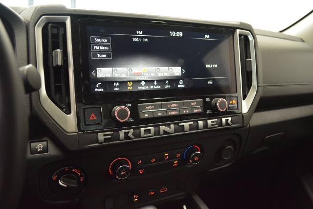 Used 2025 Nissan Frontier SV AWD/4WD image 12