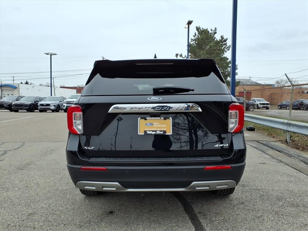 Certified 2024 Ford Explorer XLT w/ Equipment Group 202A image 3