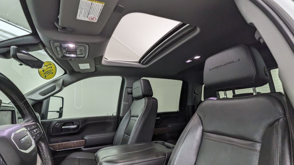 Used 2023 GMC Sierra 2500 Denali w/ Technology Package AWD/4WD image 3