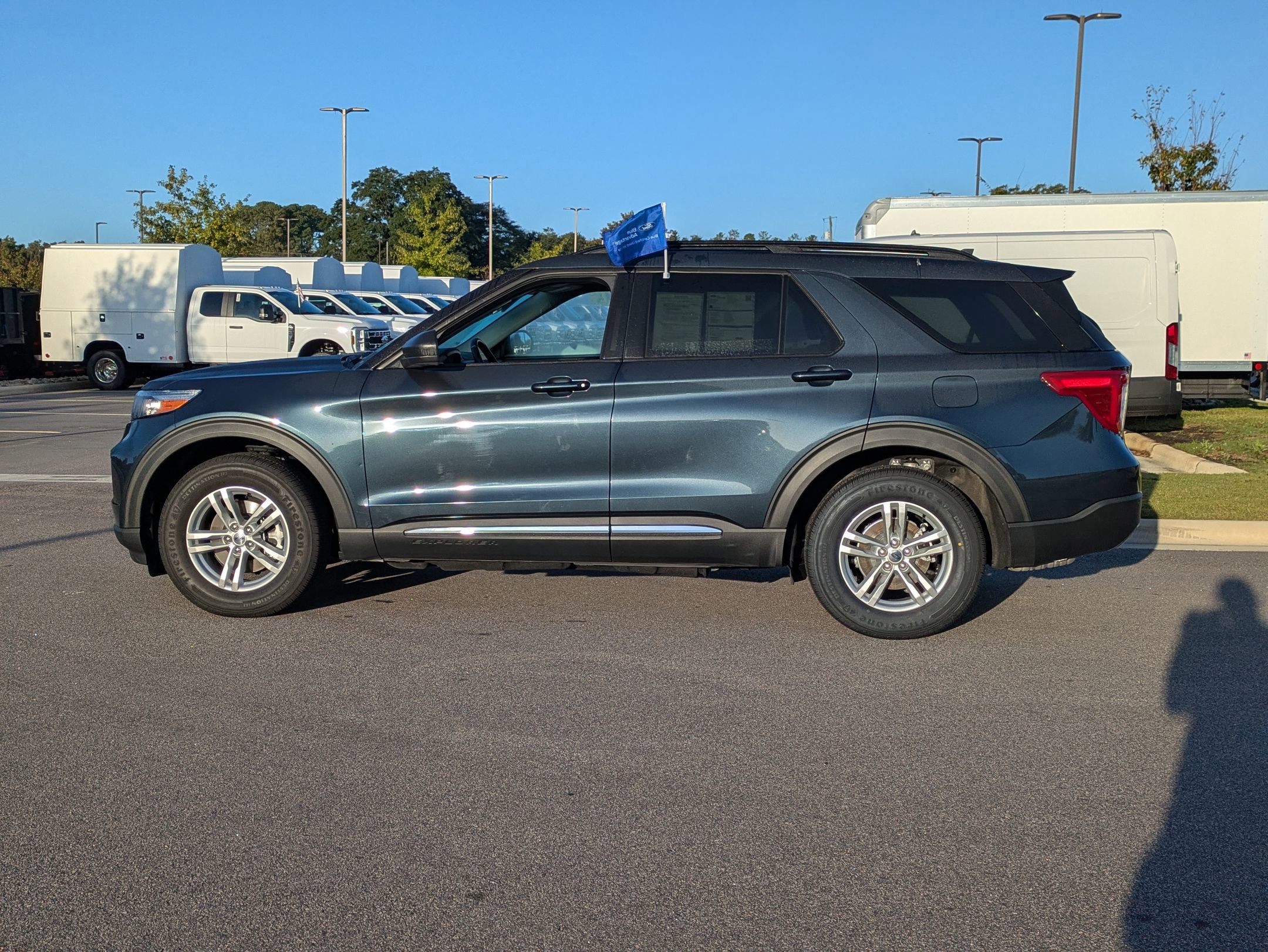 Certified 2022 Ford Explorer XLT w/ Equipment Group 202A image 3