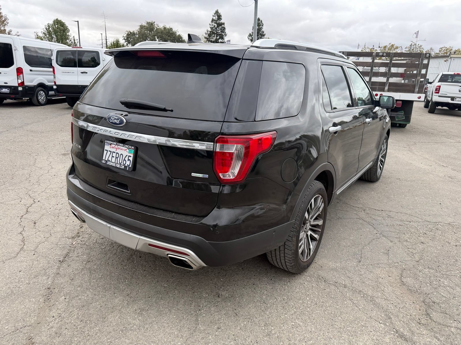Certified 2017 Ford Explorer Platinum AWD/4WD image 5