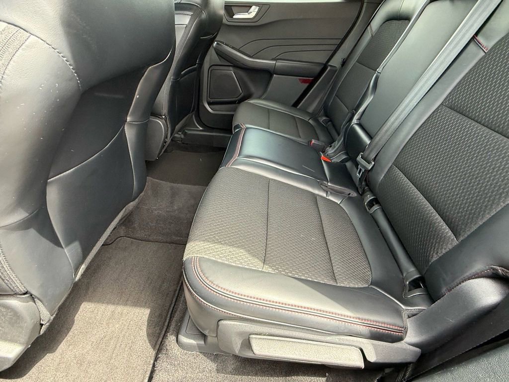 Certified 2025 Ford Escape ST-Line image 13