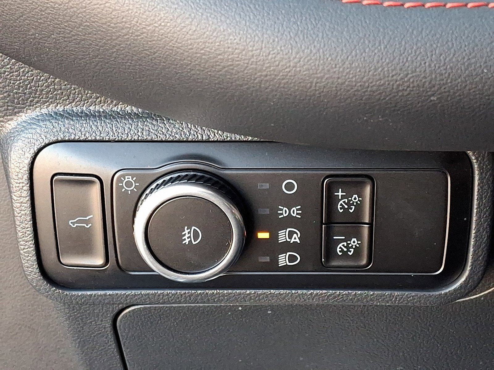 Certified 2025 Ford Explorer ST-Line w/ ST-Line Street Pack image 25