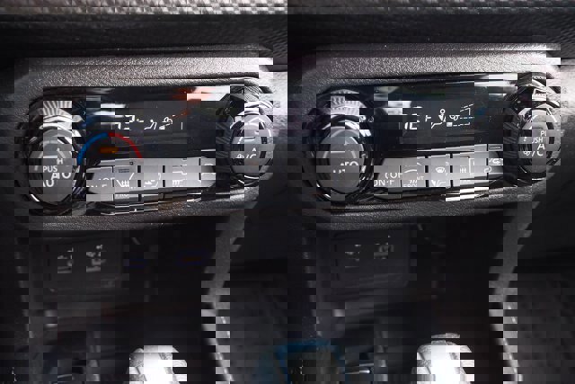 Used 2021 Nissan Kicks SV image 24