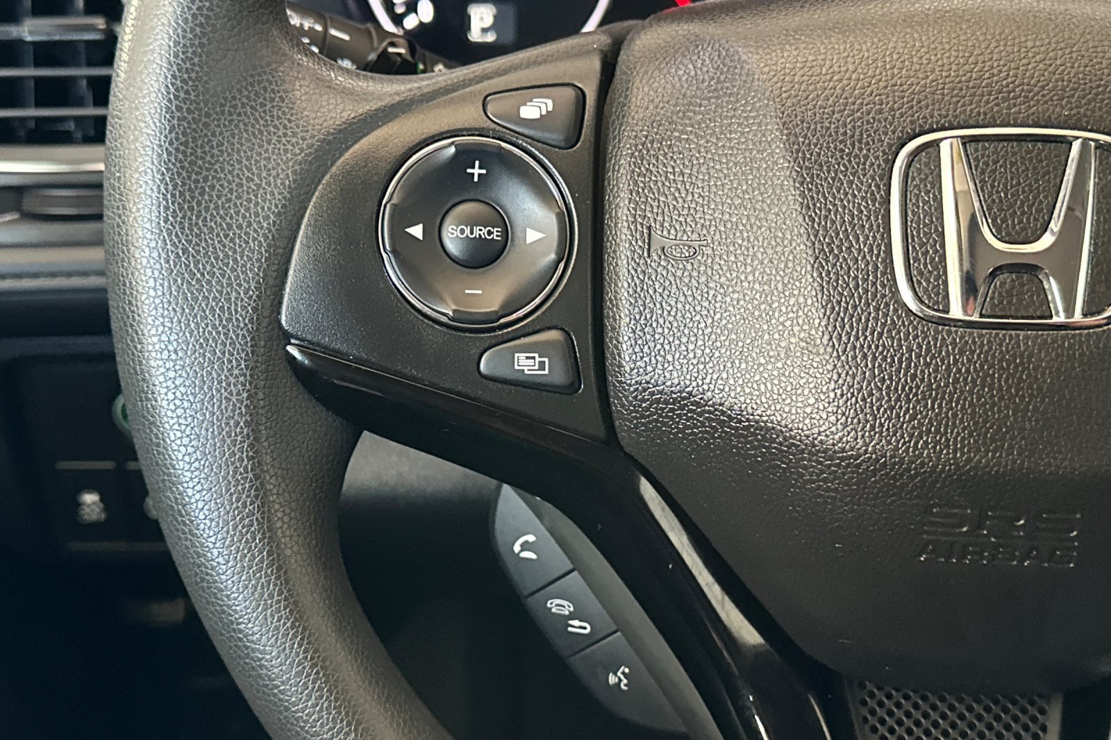 Used 2017 Honda HR-V EX image 25
