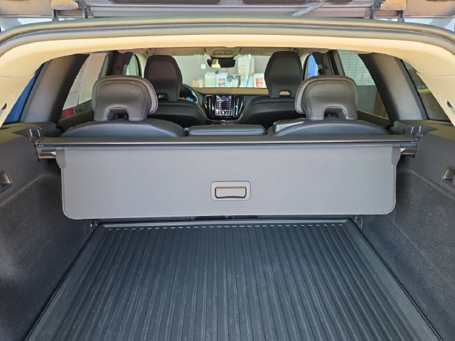 Used 2023 Volvo XC60 B5 Plus w/ Protection Package Premier FWD image 9