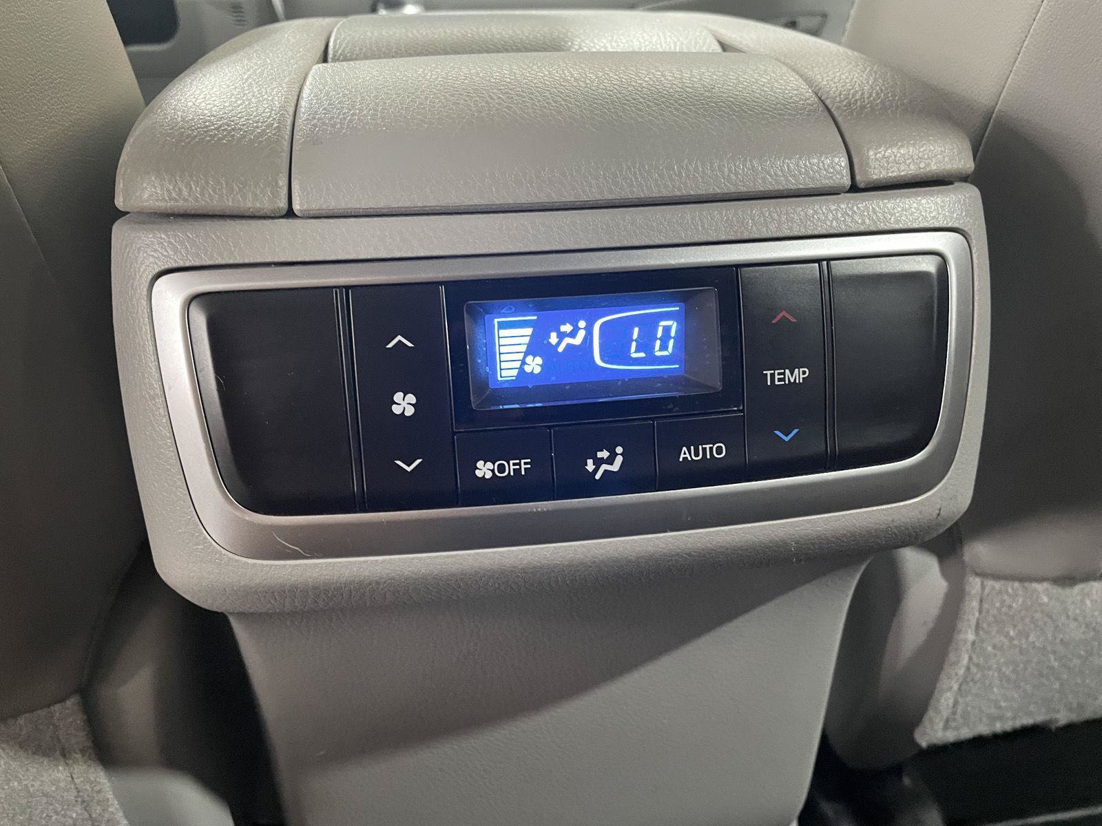 Used 2019 Toyota Highlander Limited AWD/4WD image 39