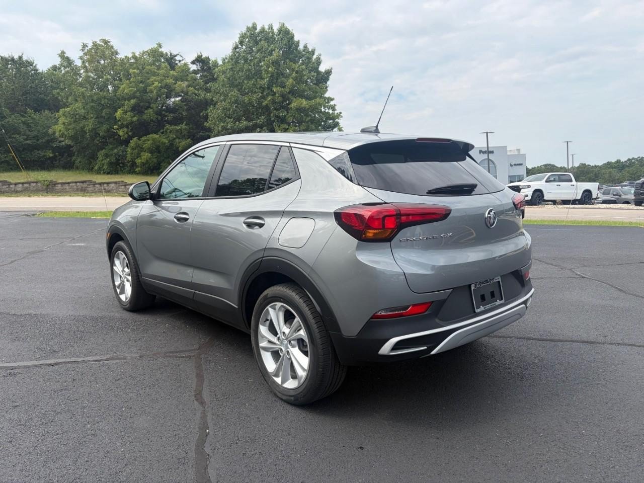 Used 2023 Buick Encore GX Preferred w/ Cold Weather Comfort Package FWD image 3