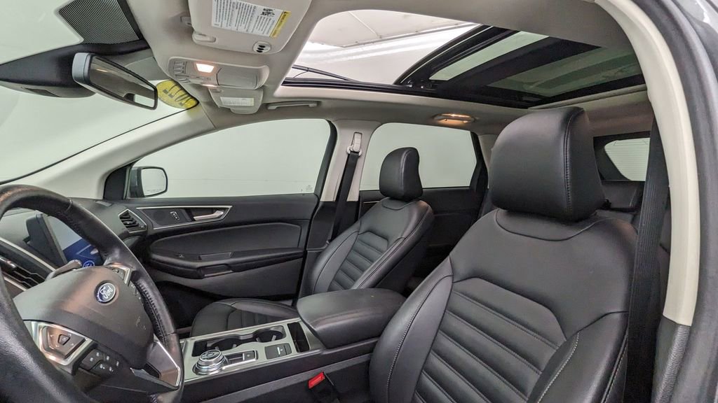 Certified 2022 Ford Edge SEL w/ Convenience Package AWD/4WD image 3