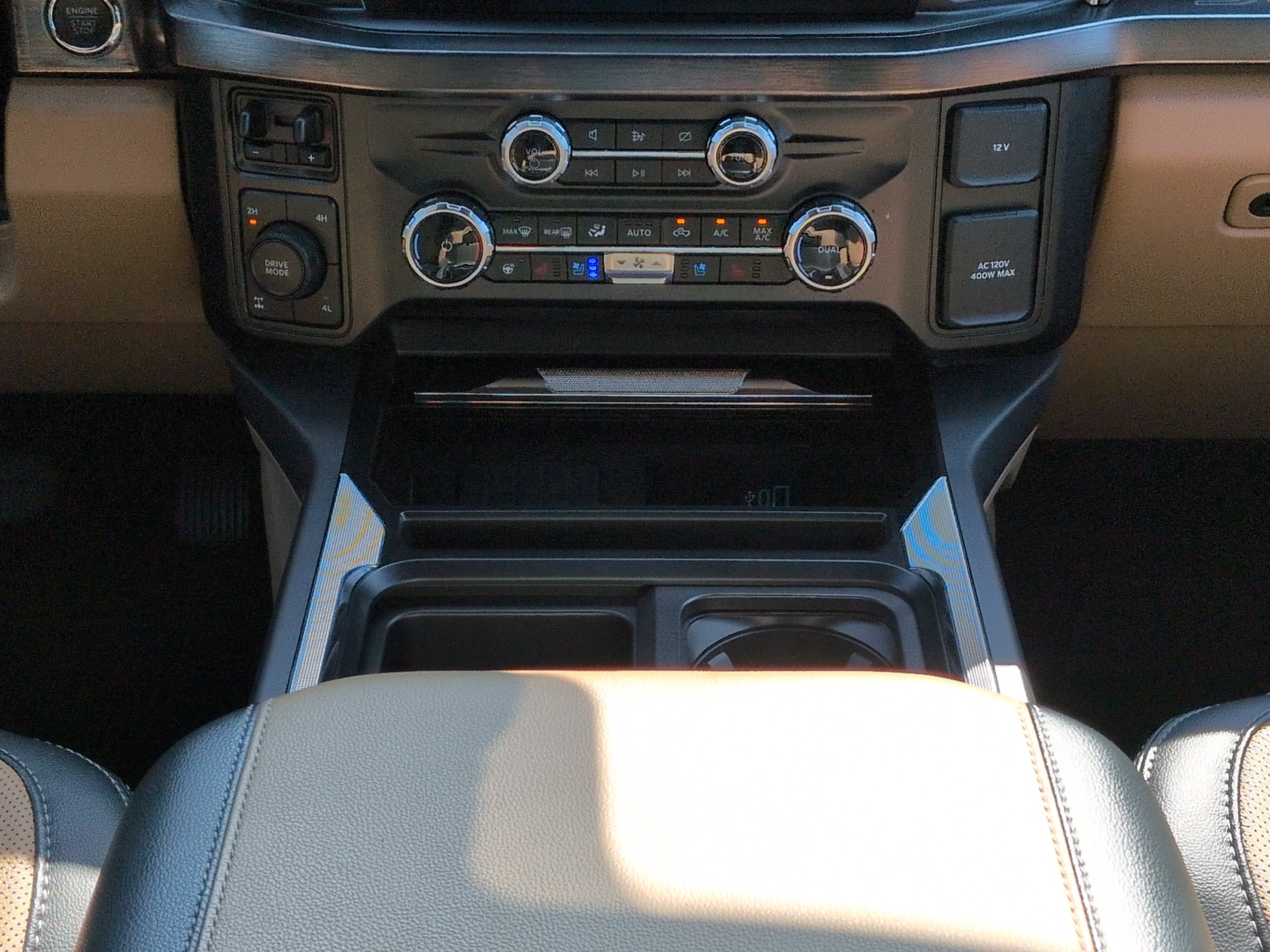 Certified 2024 Ford F350 Lariat w/ Lariat Ultimate Package AWD/4WD image 17