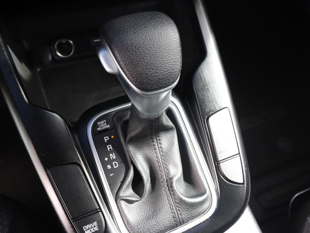 Used 2025 Kia Soul LX w/ LX Technology Package image 21