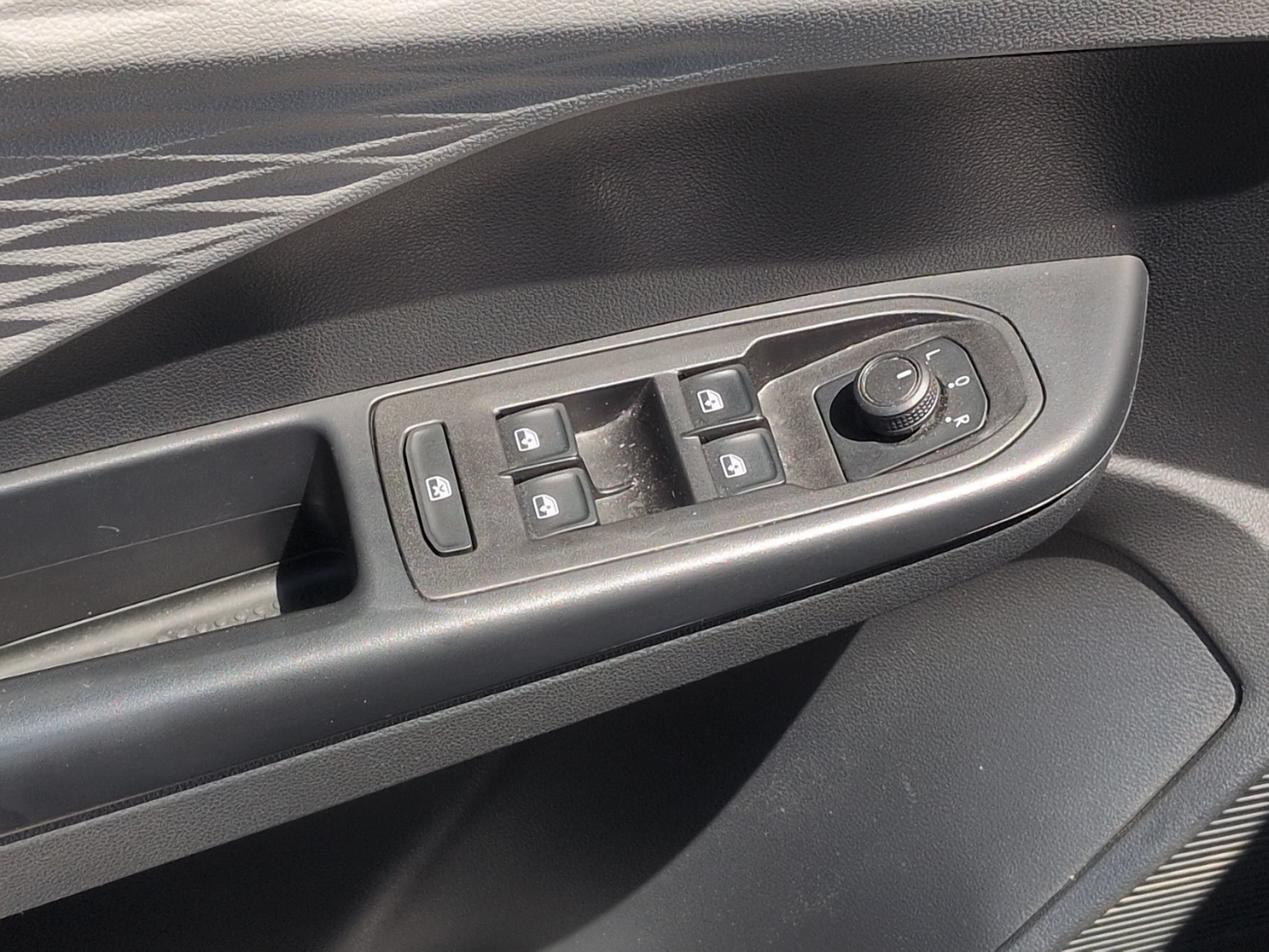 Used 2023 Volkswagen Taos S FWD image 14