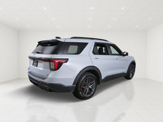 Certified 2026 Ford Explorer ST AWD/4WD image 8