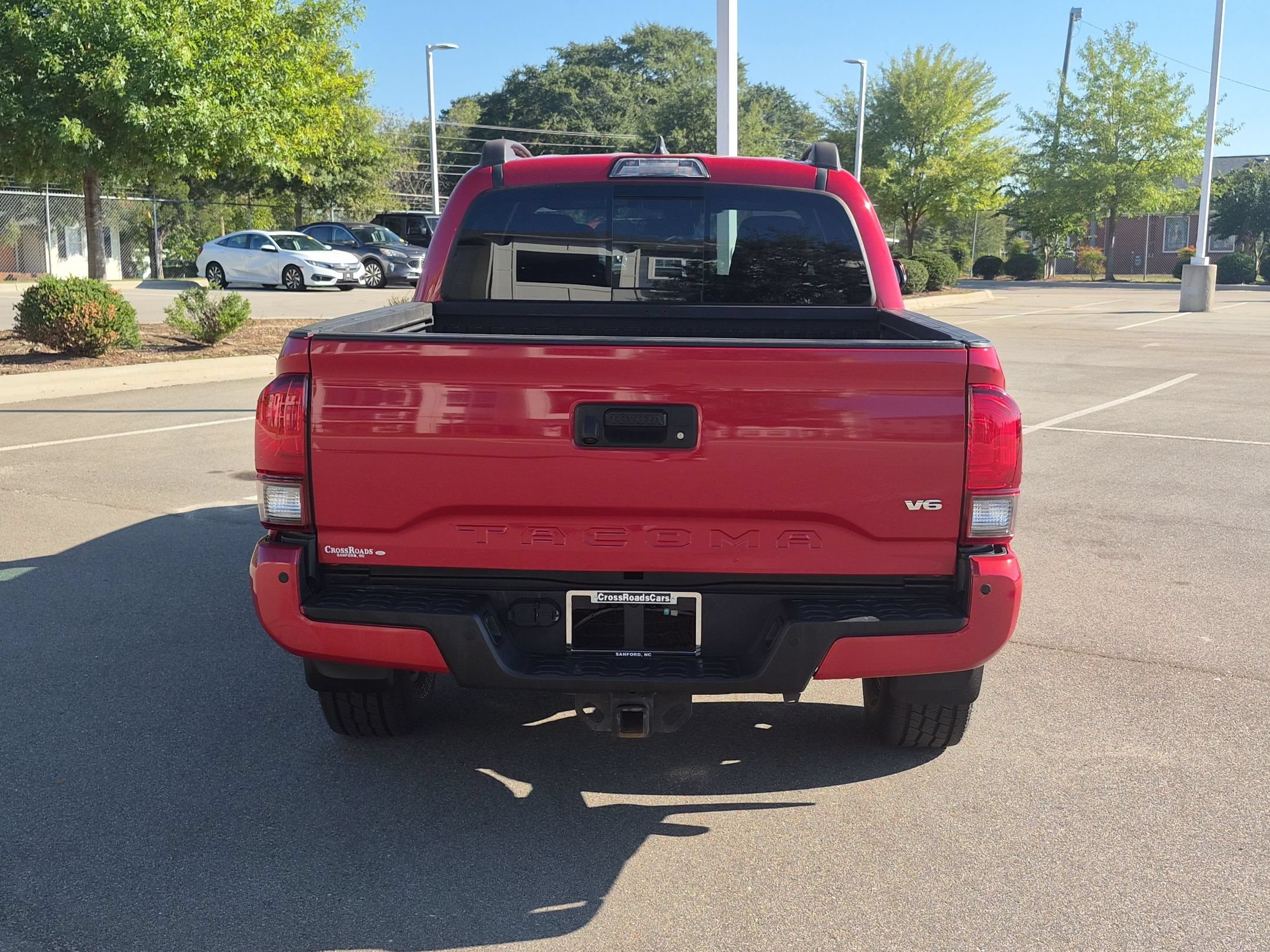 Used 2018 Toyota Tacoma TRD Off-Road w/ Technology Package AWD/4WD image 5