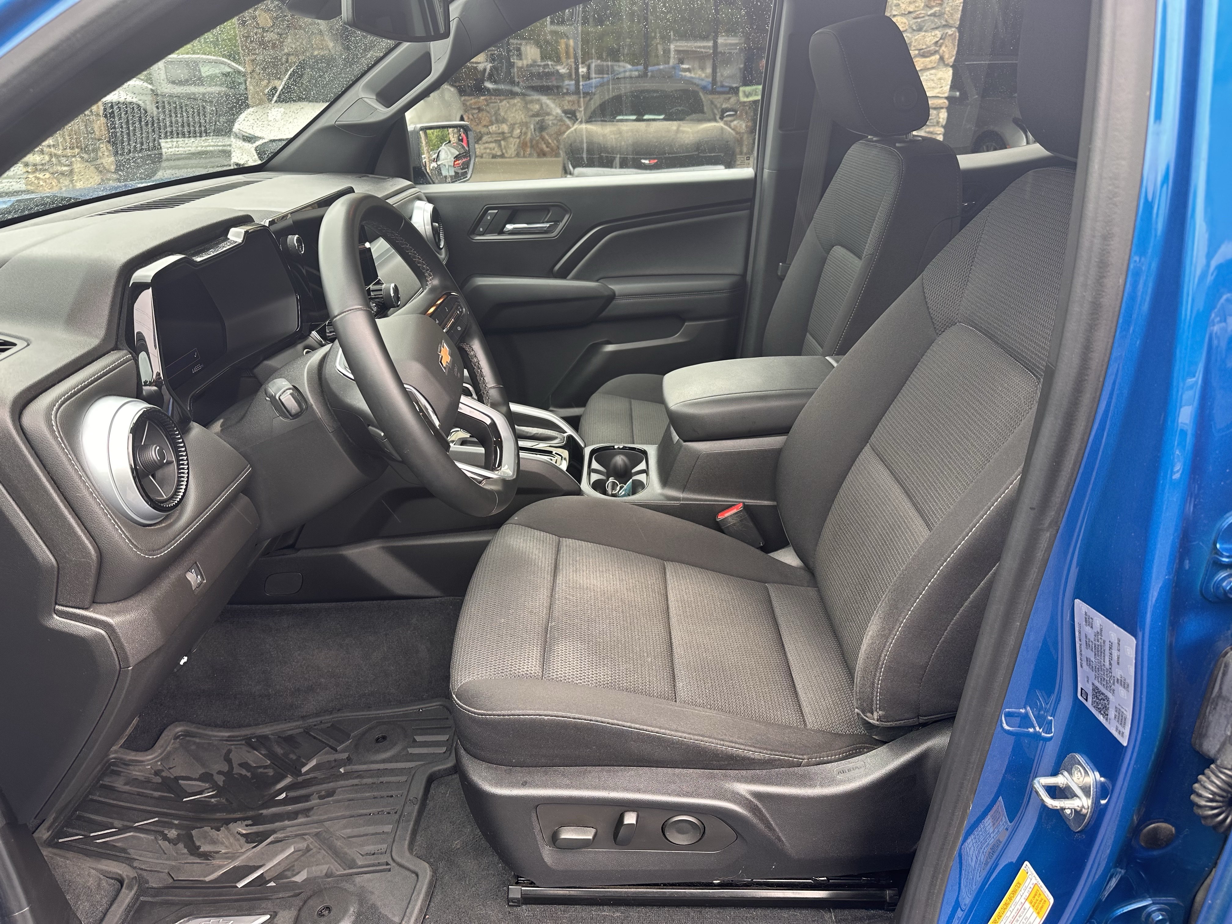 Used 2023 Chevrolet Colorado LT w/ LT Convenience Package II RWD image 11