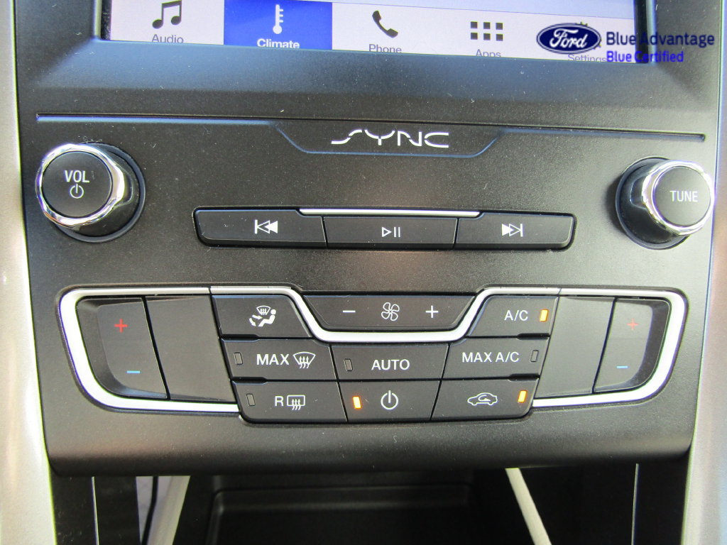 Certified 2019 Ford Fusion SE FWD image 38