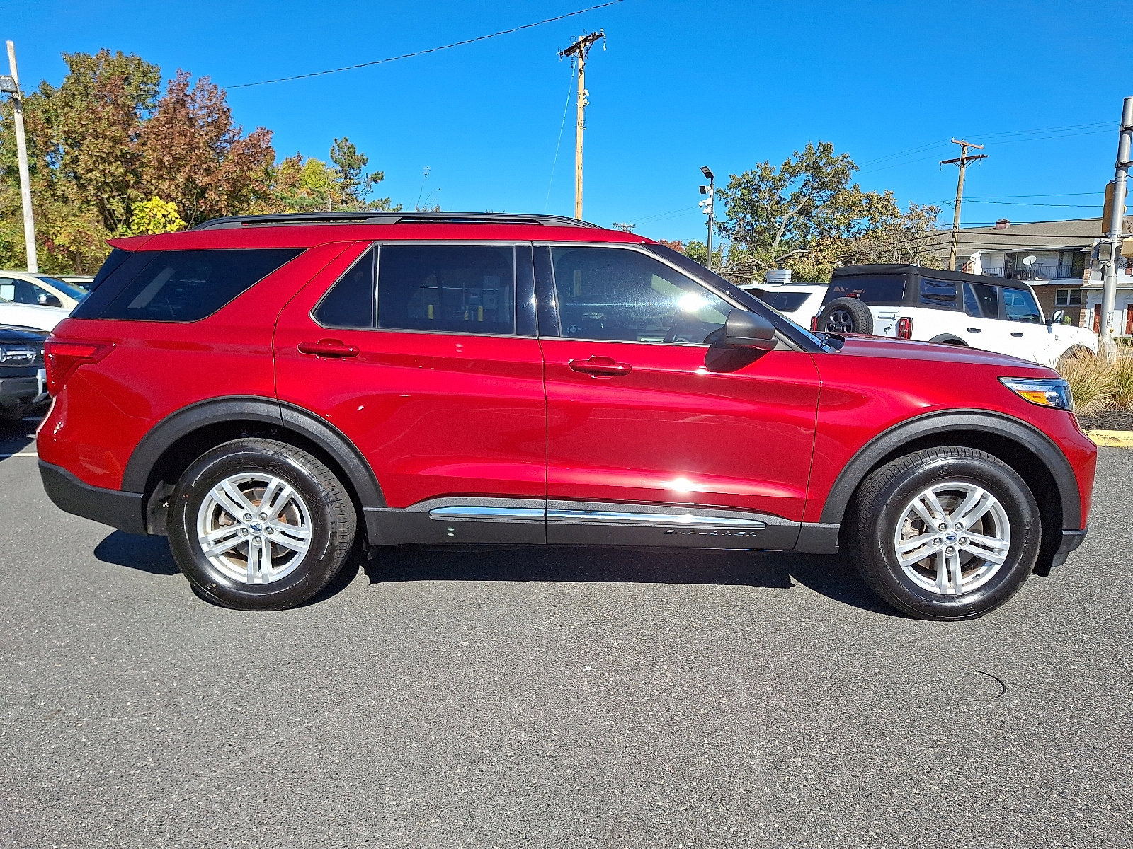 Certified 2020 Ford Explorer XLT w/ Comfort Package image 3