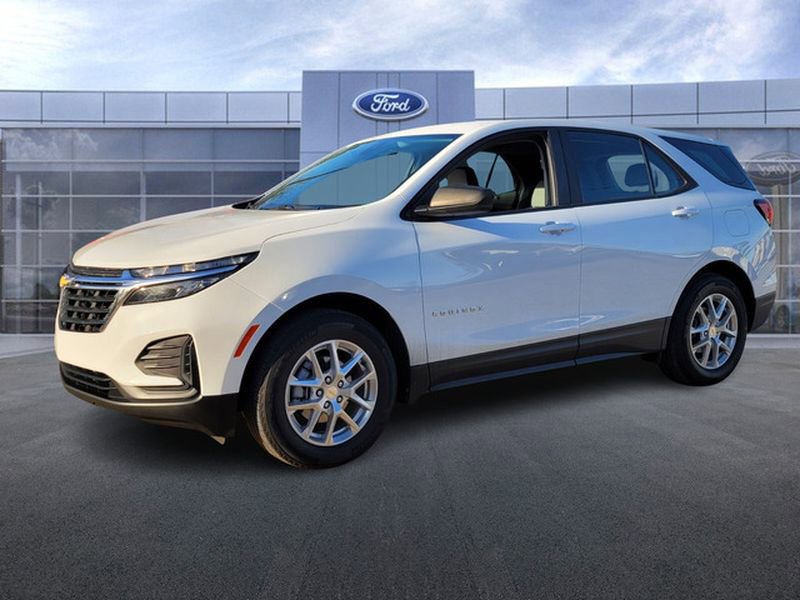 Used 2022 Chevrolet Equinox LS FWD image 3