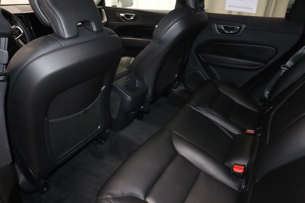 Used 2023 Volvo XC60 B5 Core AWD/4WD image 22