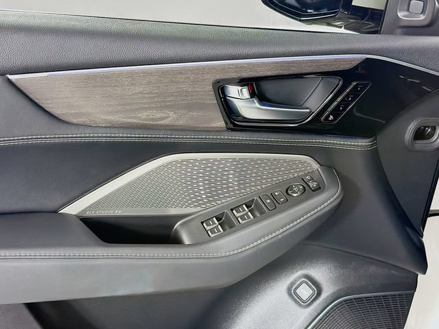 Used 2023 Acura MDX SH-AWD w/ Advance Package image 21