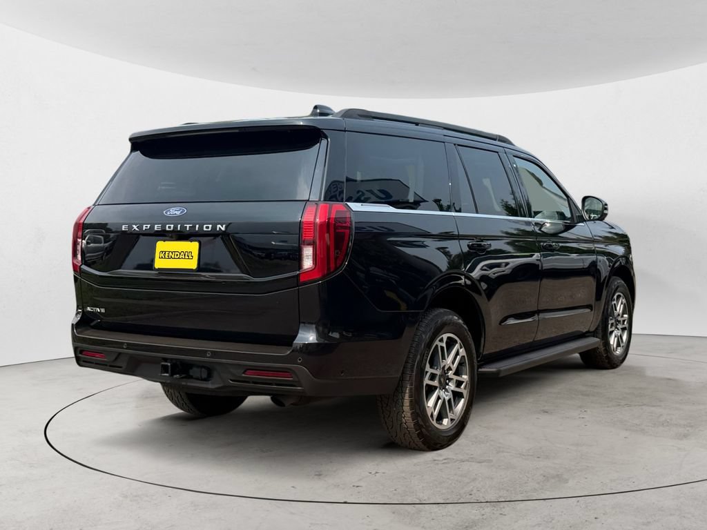 Certified 2025 Ford Expedition Active AWD/4WD image 5