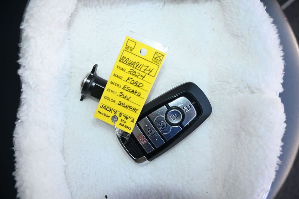 Certified 2024 Ford Escape ST-Line AWD/4WD image 22