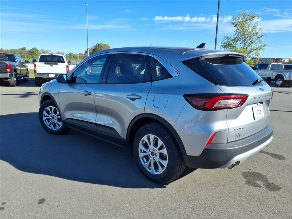 Certified 2024 Ford Escape Active w/ Cold Weather Package image 3
