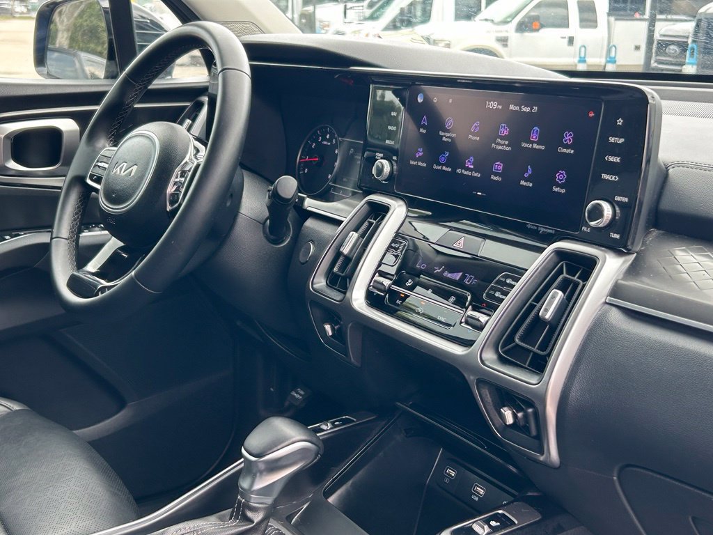 Used 2023 Kia Sorento S FWD image 26