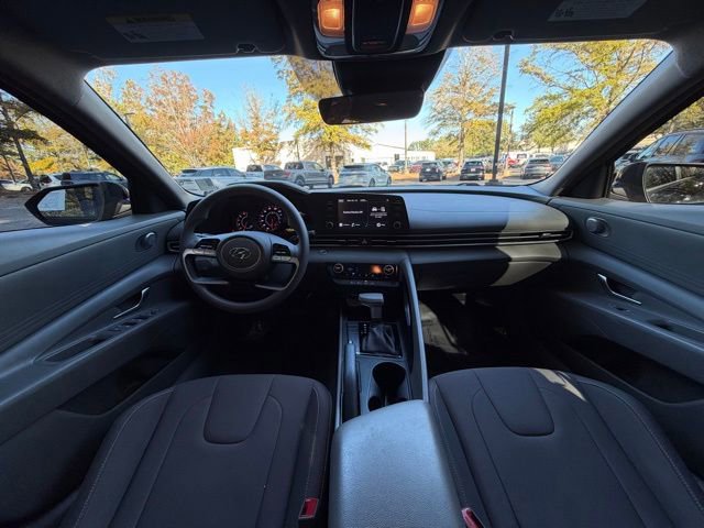 Used 2023 Hyundai Elantra SEL w/ Cargo Package image 13
