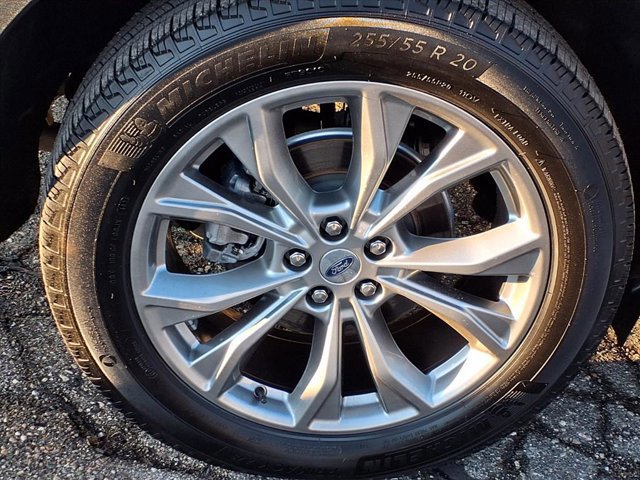 Certified 2023 Ford Explorer Limited w/ Limited Technology Package image 35