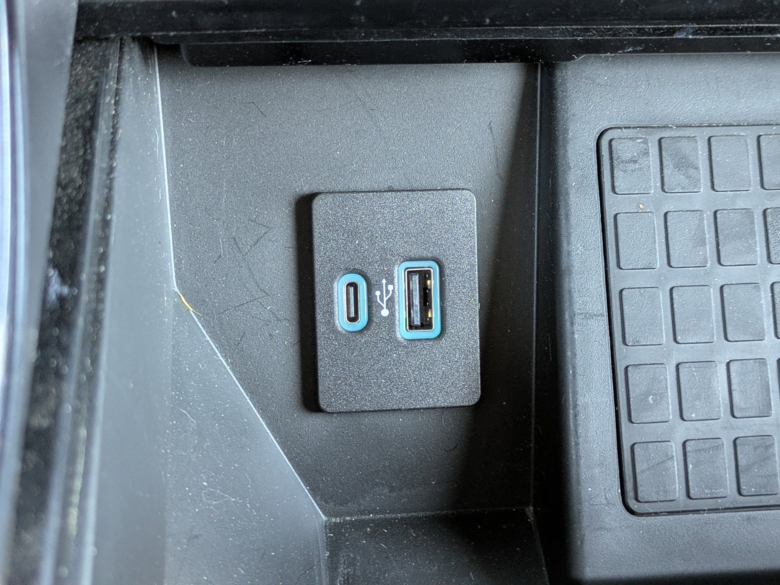 Certified 2022 Ford F150 Platinum w/ Equipment Group 701A High image 32