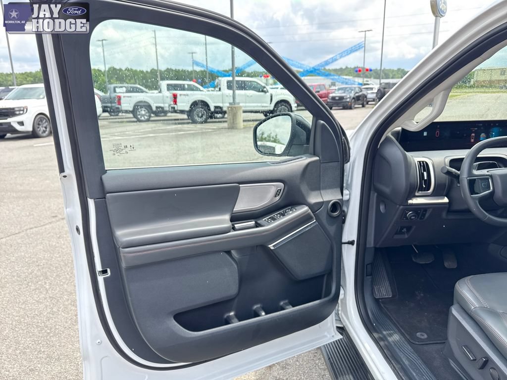 Certified 2025 Ford Expedition Active AWD/4WD image 23