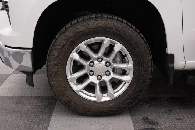 Used 2023 Chevrolet Silverado 1500 LT AWD/4WD image 19